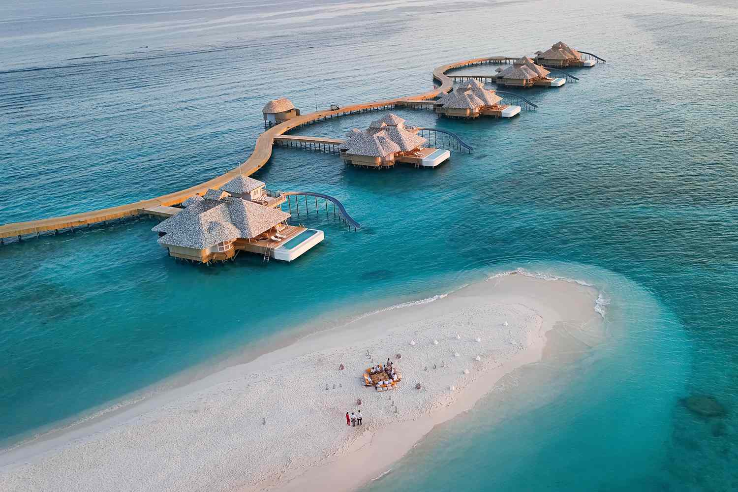 This Remote Atoll in the Maldives Simply Obtained Its Initial Hotel– Below’s What It resembles to Remain