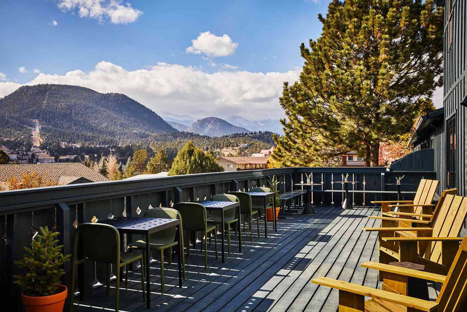 This Stunning New Resort Alongside Colorado’s Rocky Hill National forest Simply Opened Up With 2 Swimming Pools, Hammocks, Fire Pits, and Impressive Sights