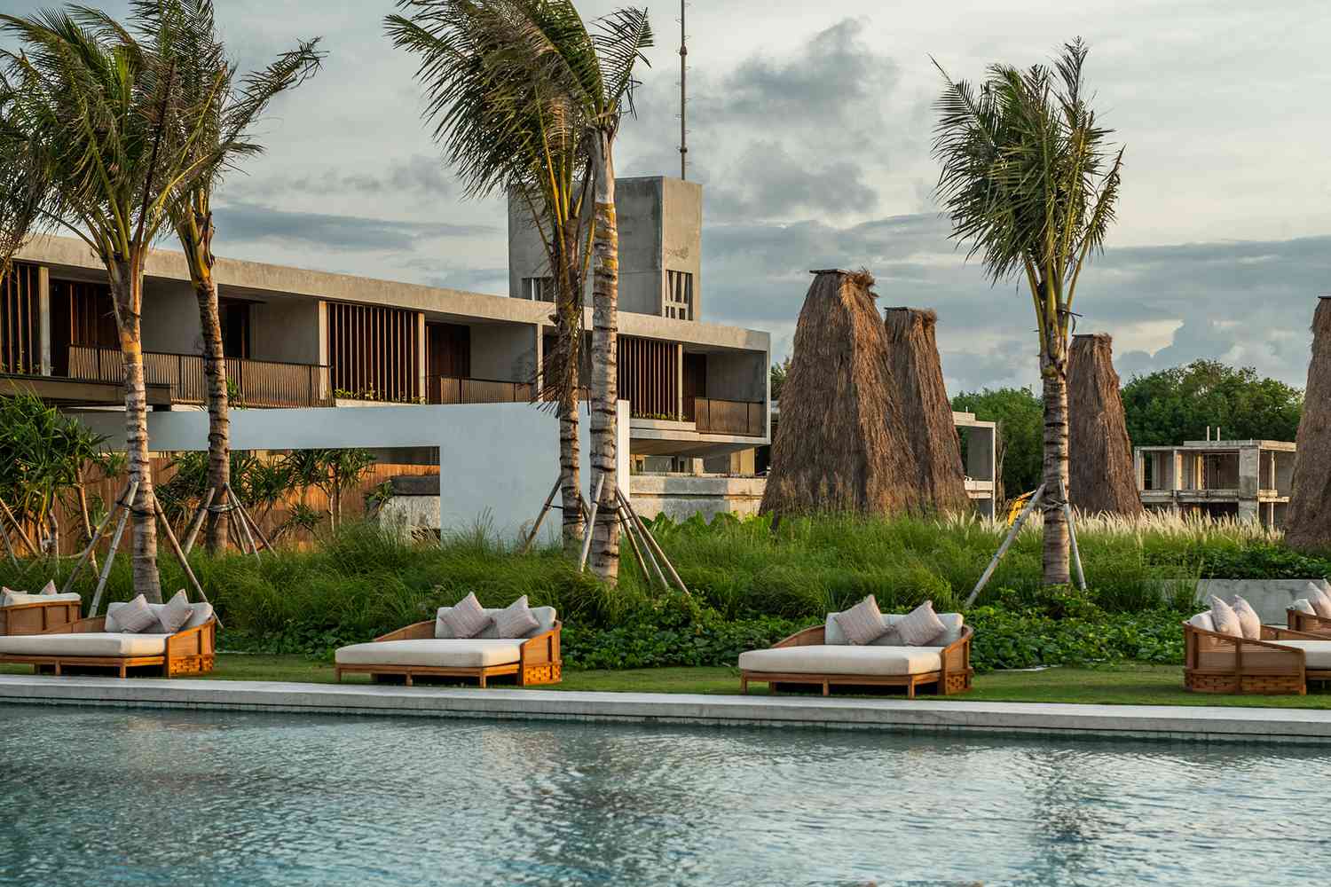 There’s a Magnificent Island Near Bali You have actually Never Ever Become aware of– and It Simply Obtained a New Deluxe Resort