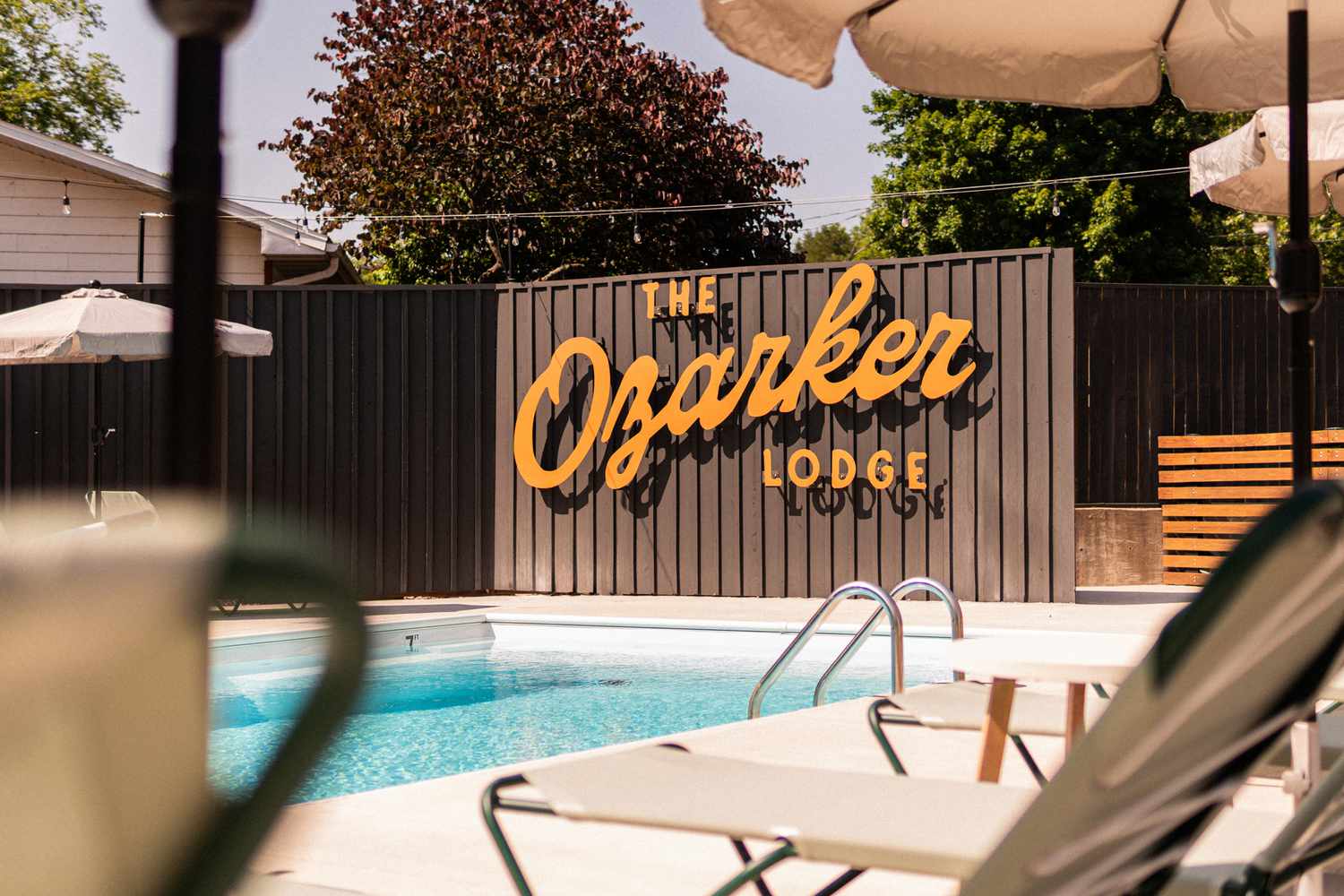 This Stylish Lodge in Missouri’s Ozarks Simply Opened up– With Fire Pits, Creek-side Hot Tubs, and Lots Of Summer Season Tasks