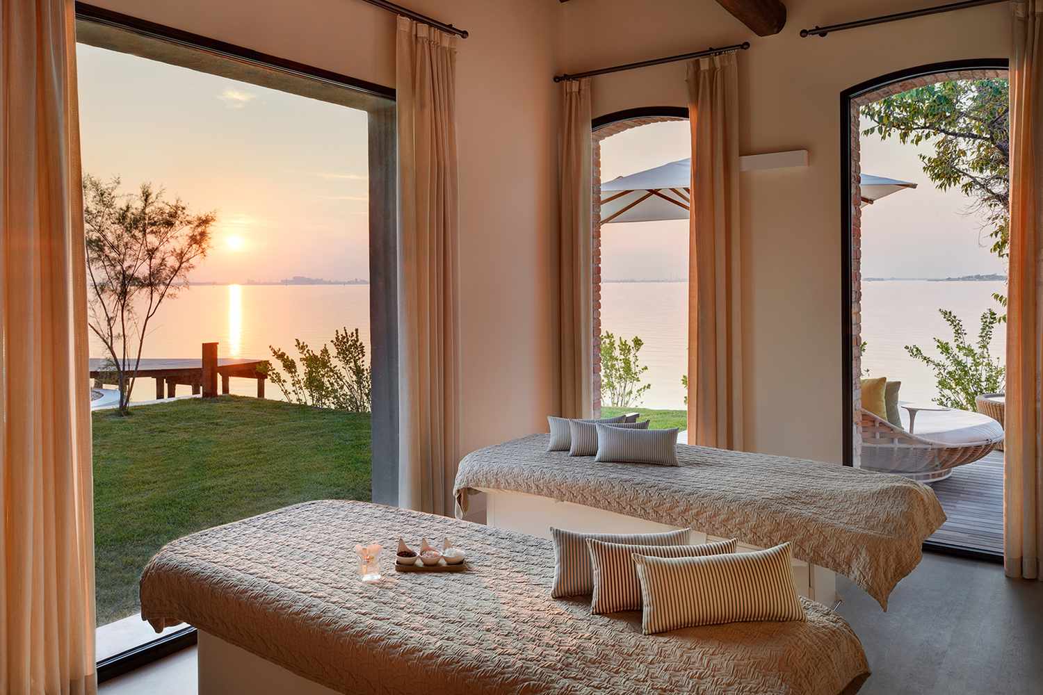 Late-night Day Spa Treatments Are the Latest Resort Feature– We Locate 6 Hotels That Deal Them