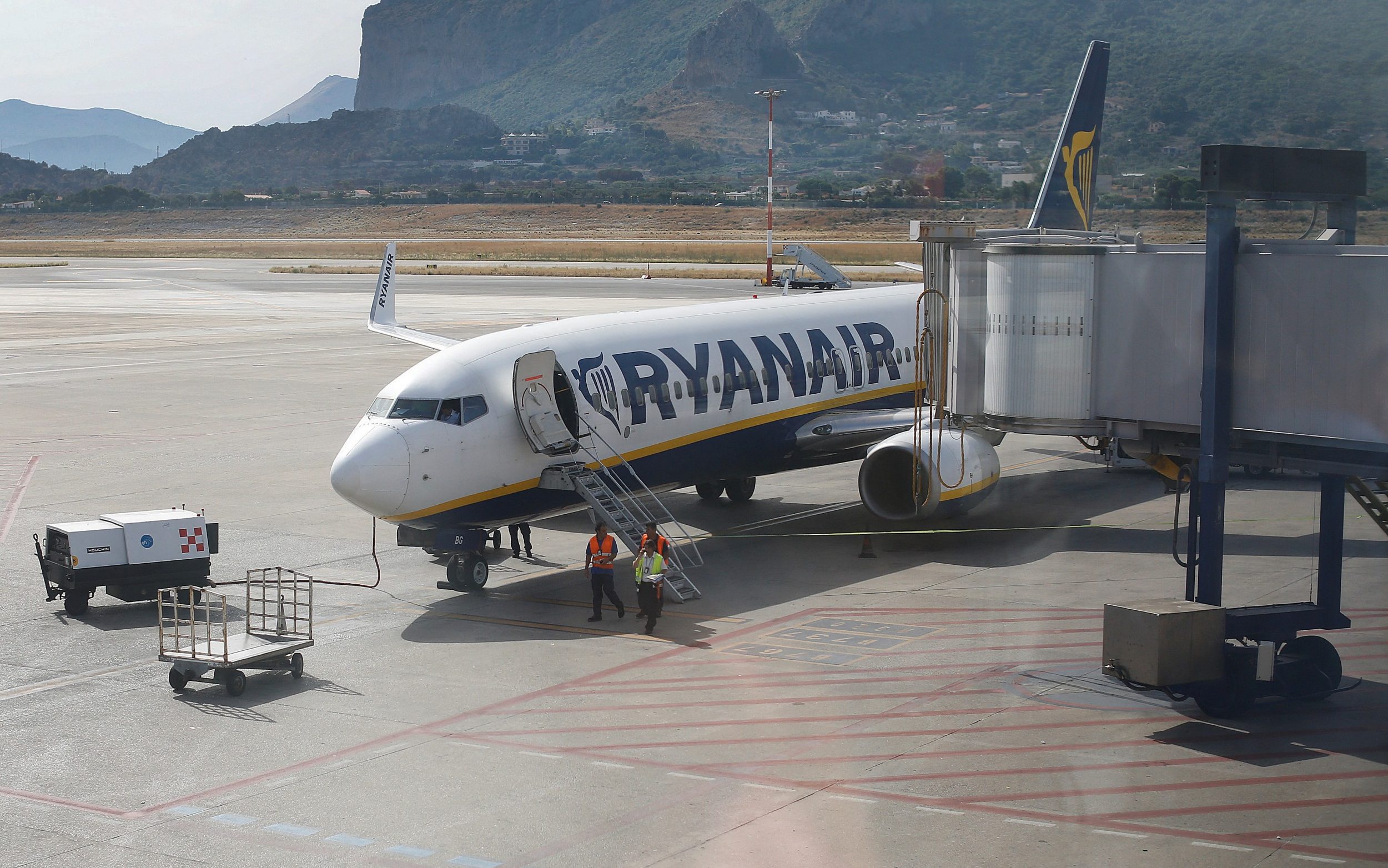 Reserving a Ryanair trip via a representative left me expense